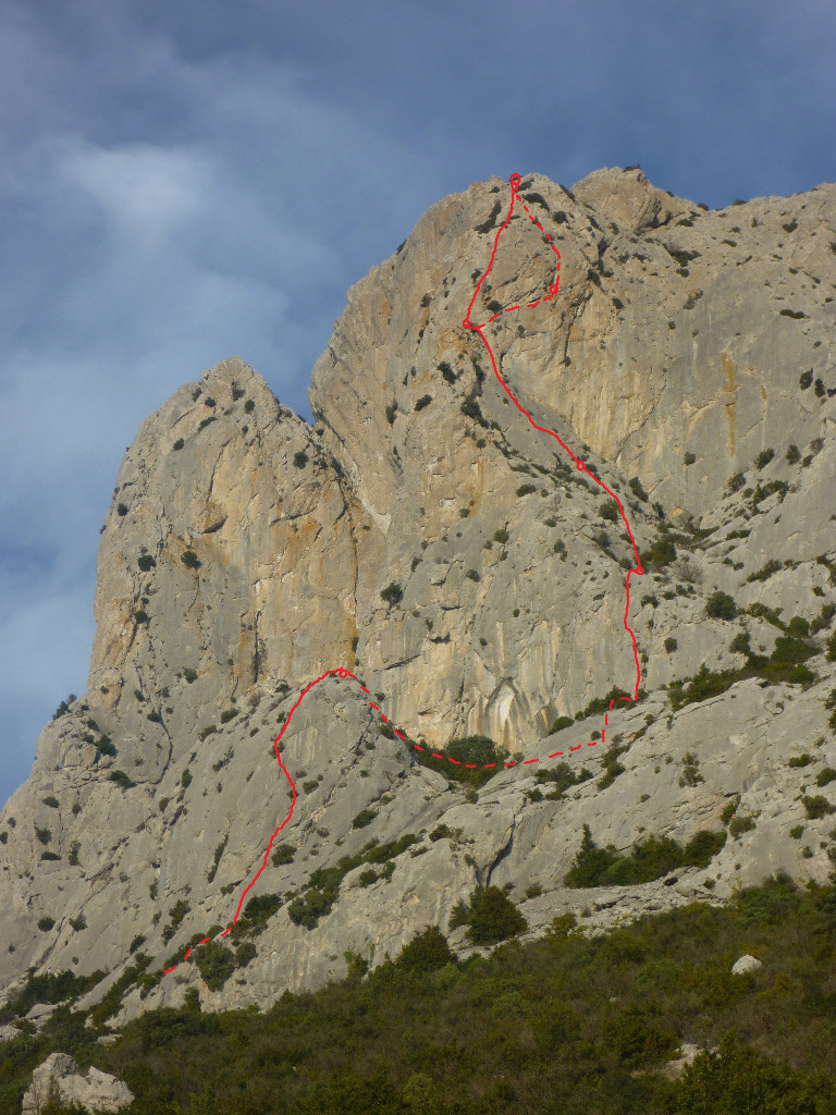 Vingrau Refuge Voie de la rampe 6L