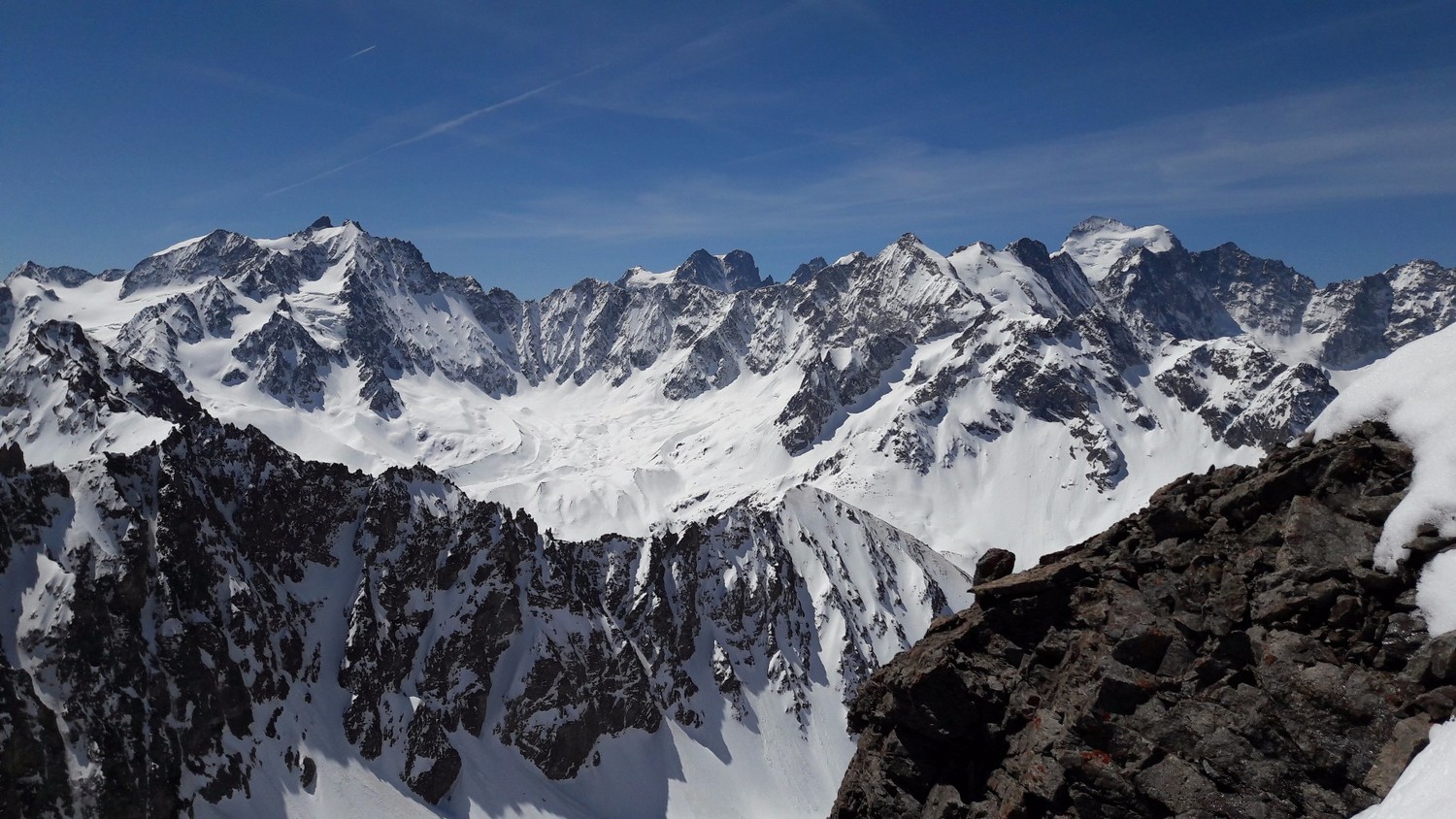 De l'antécime 3073m du Pic W de Combeynot, vers le S