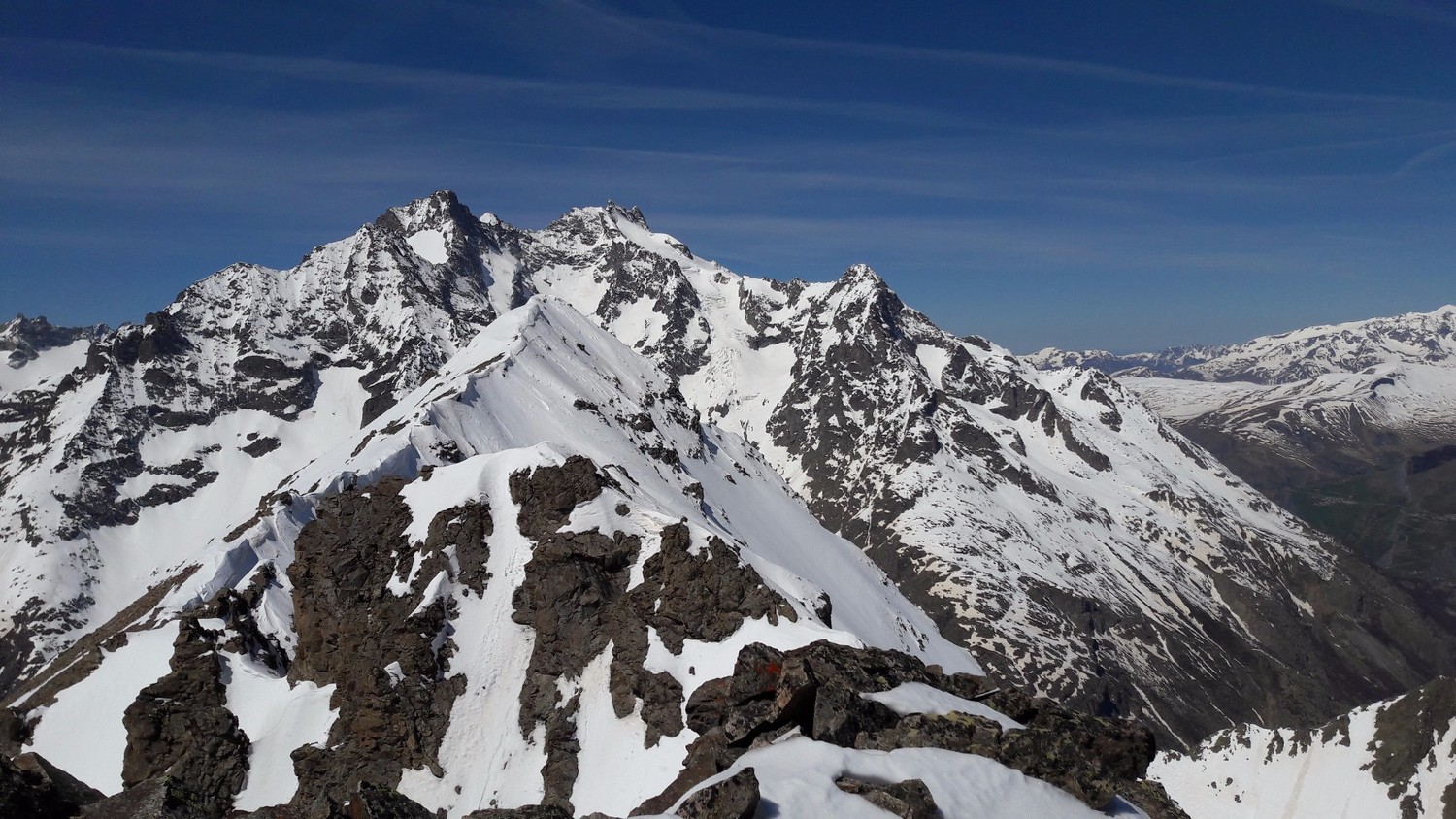 De l'antécime 3073m du Pic W de Combeynot, vers l'W