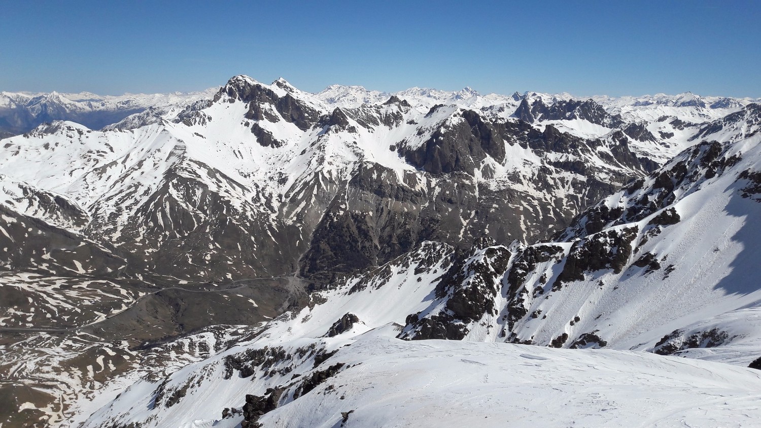 De l'antécime 3073m du Pic W de Combeynot, vers le N/NE
