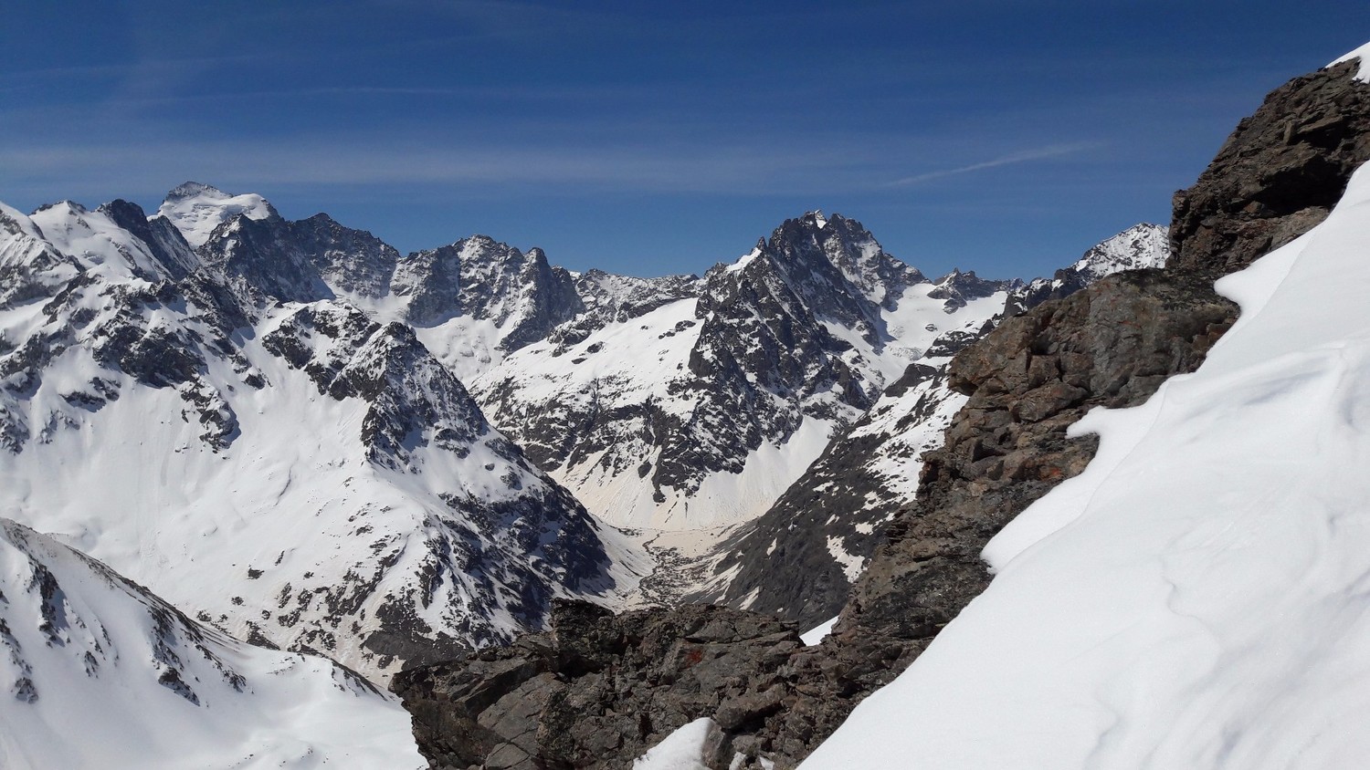 De l'antécime 3073m du Pic W de Combeynot, vers le SW
