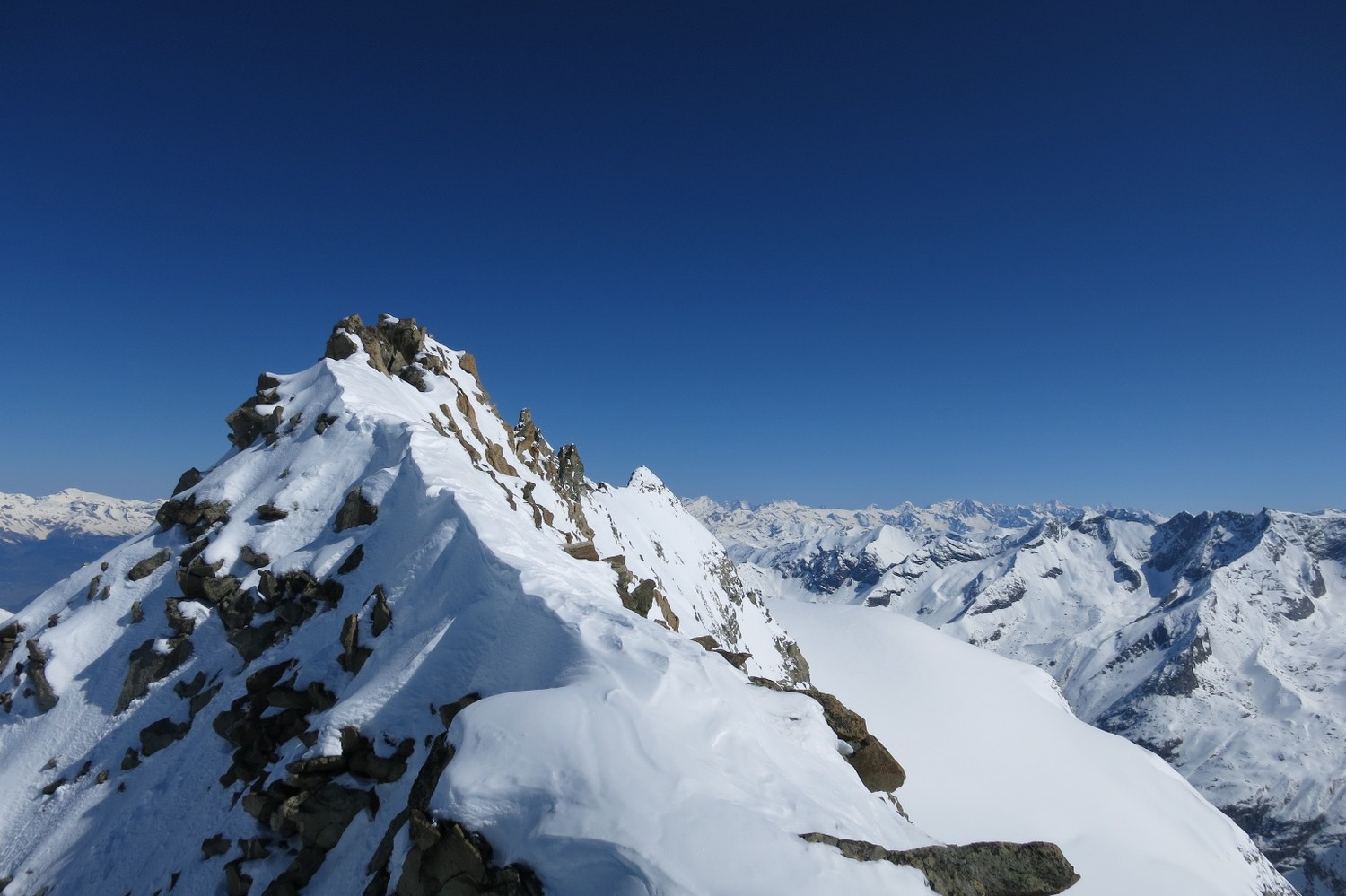 En direction de l'Aiguille de la Tsa
