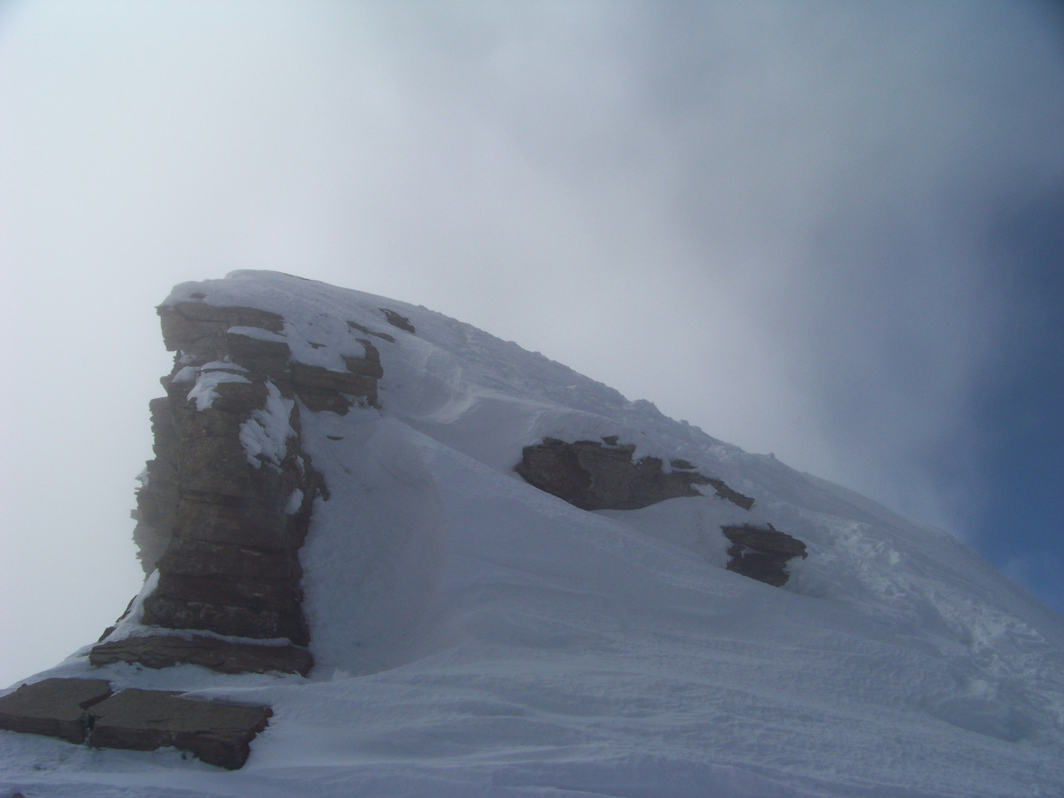 Sommet dans les nuages.