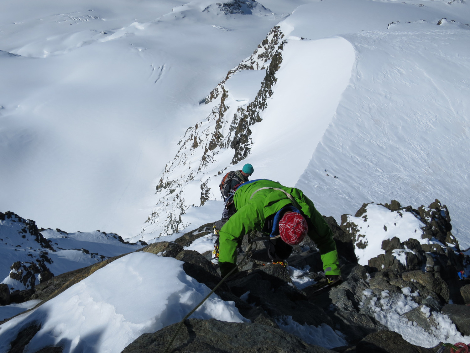 Arête par moment aérienne mais jamais très difficile