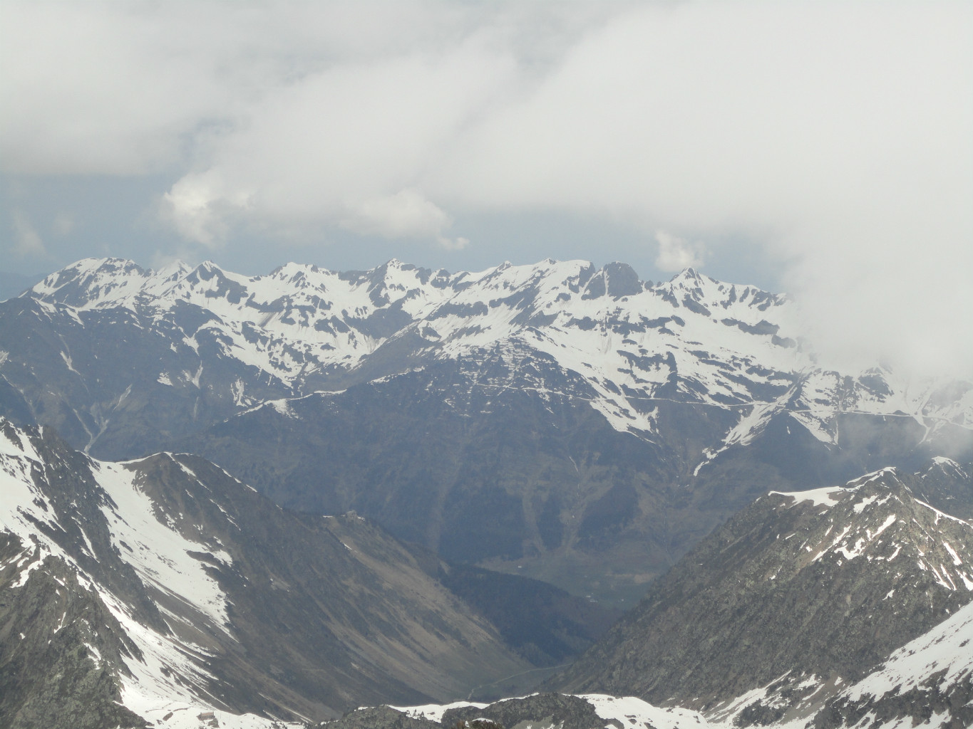 Vers le Nord. ( vallon de la Glère...)