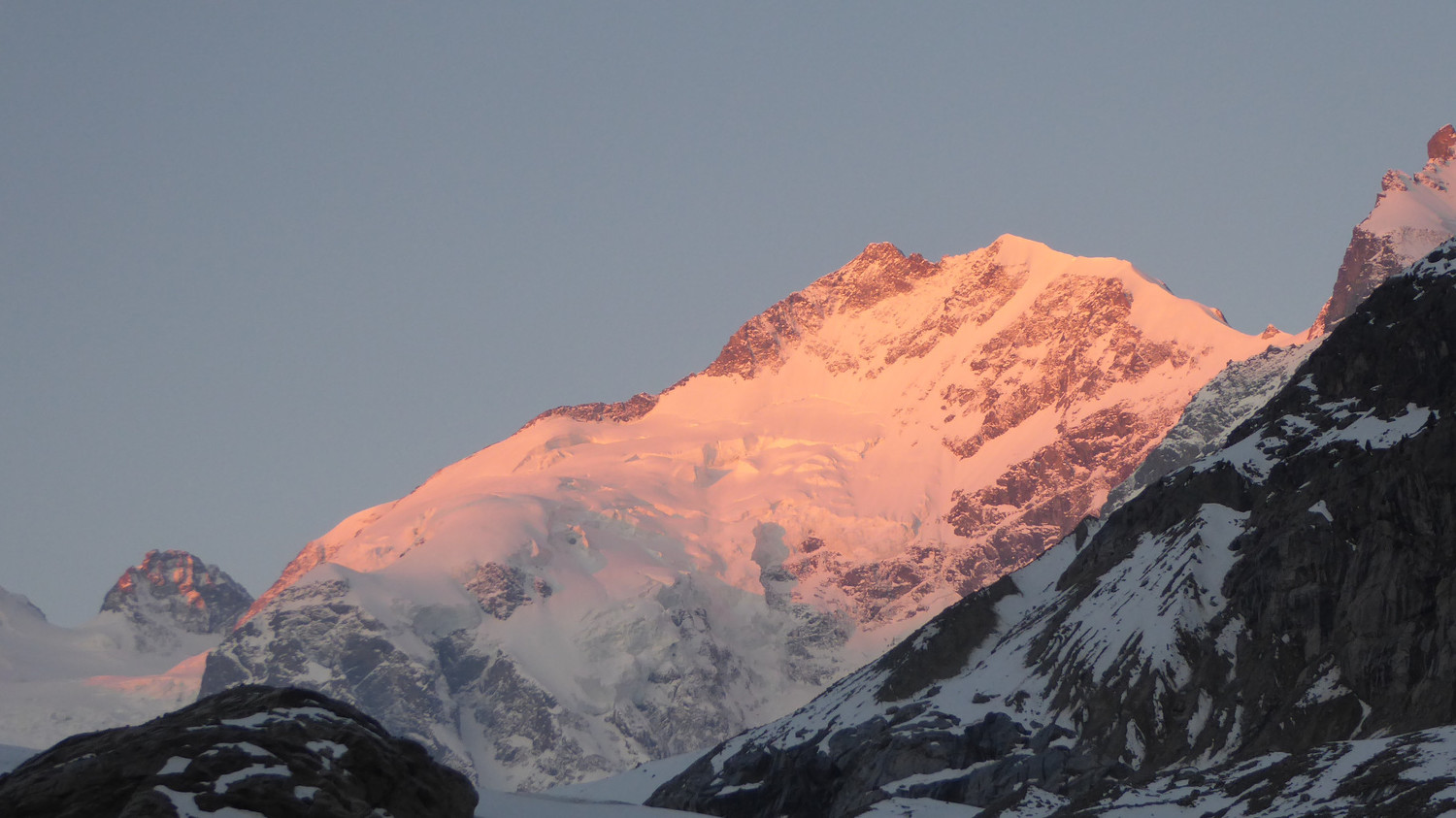 Il Pizzo Bernina all'alba