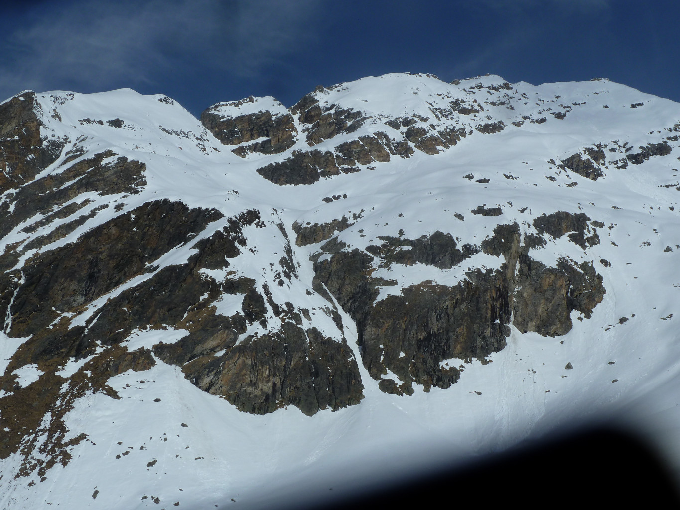 Au centre, le couloir du string