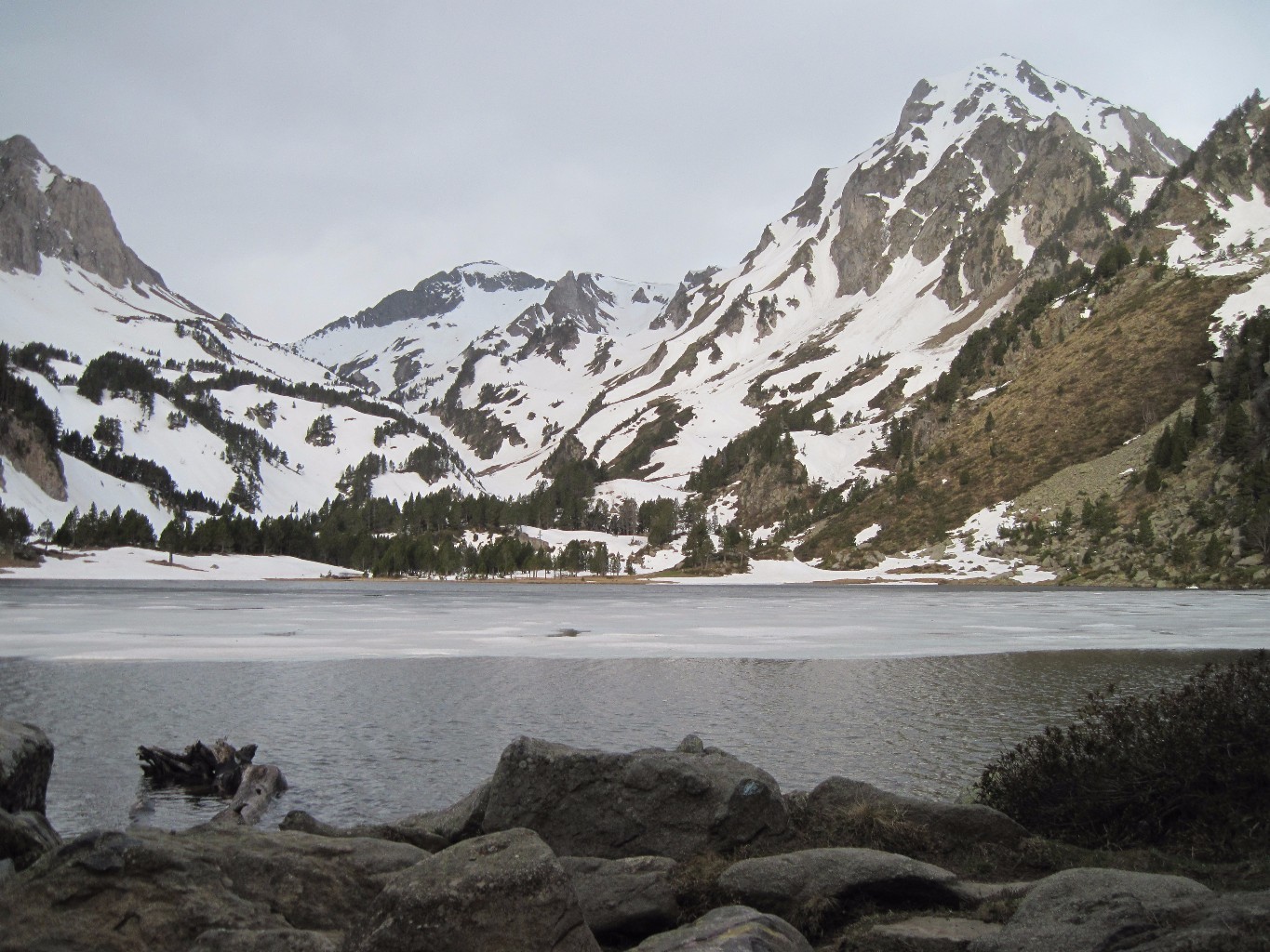 Etang du Laurenti en cour de dégel
