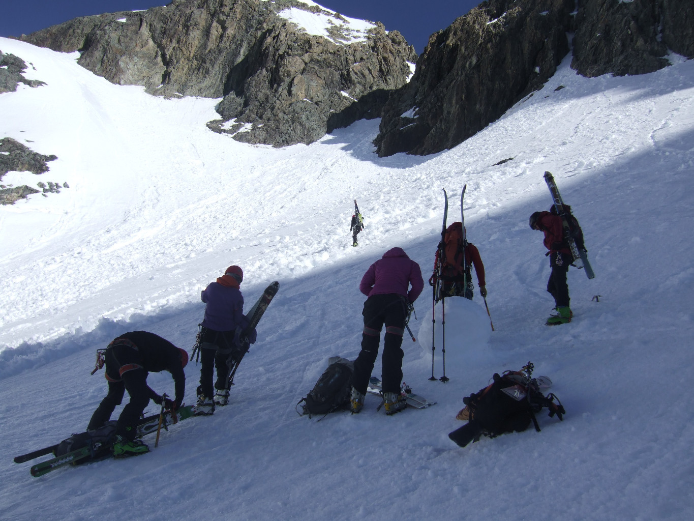 Avant le couloir ou l'écharpe