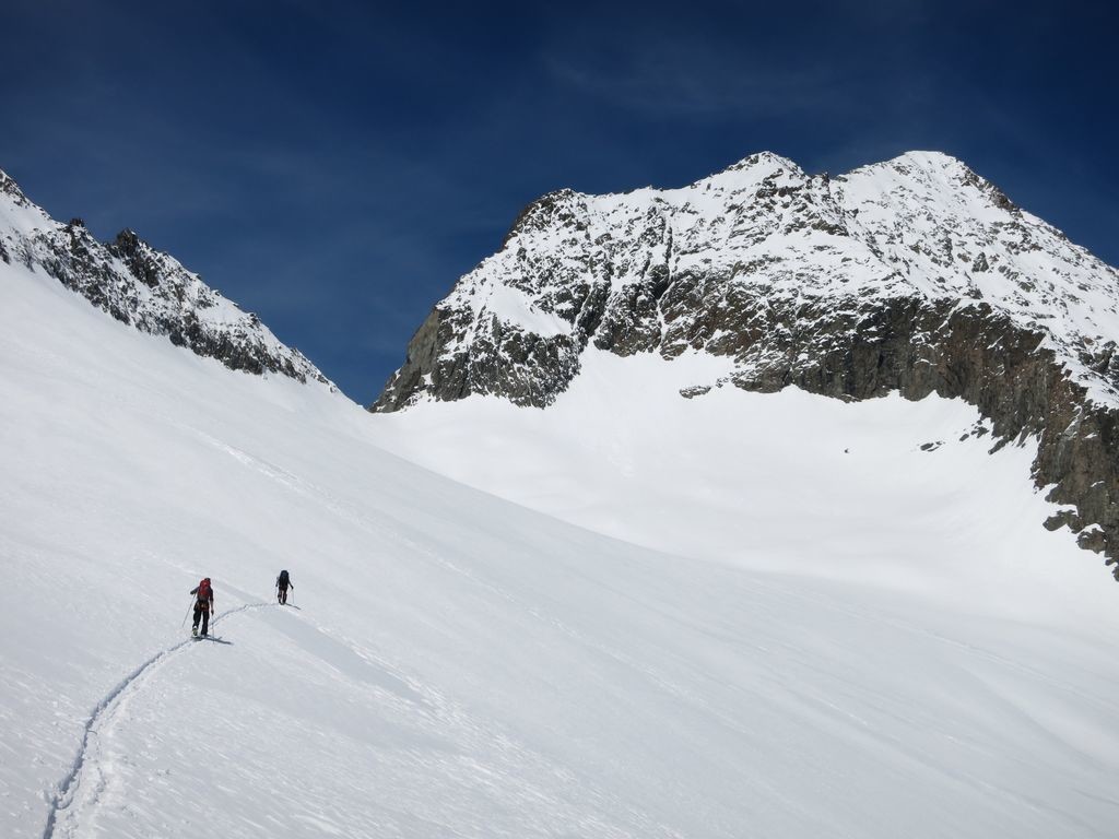 Montée au Nördliche Fluelücke, au pied du Fleckistock