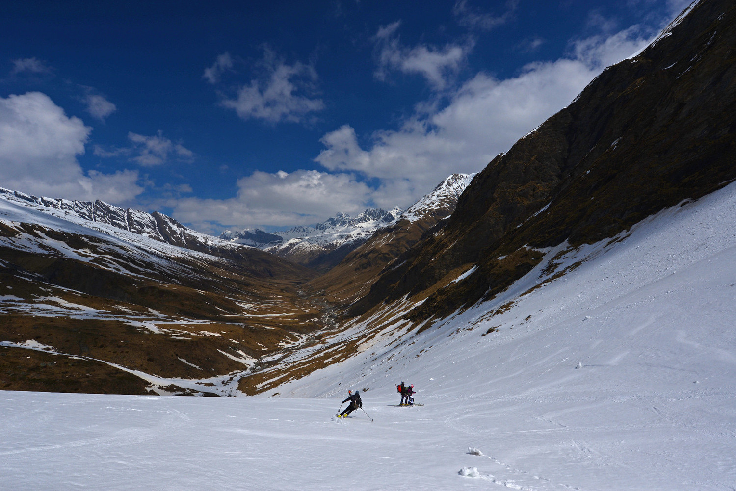 Scendendo dal Gletscherhorn 3107m, la Val Bregalga