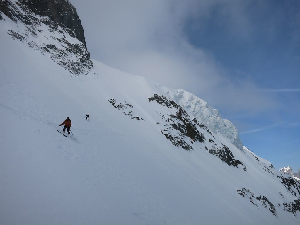 Descente de l'Obertaljoch sur le Wendengletscher