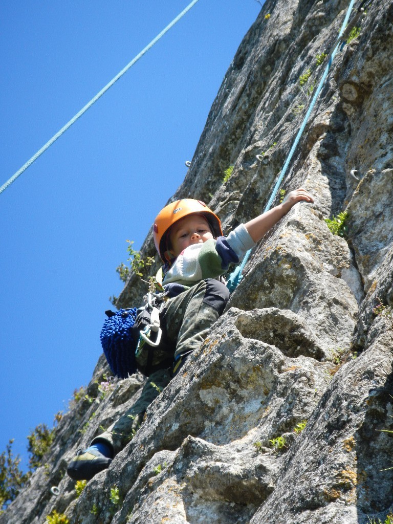 Moi j'arrive a grimper et faire le pitre en même temps...