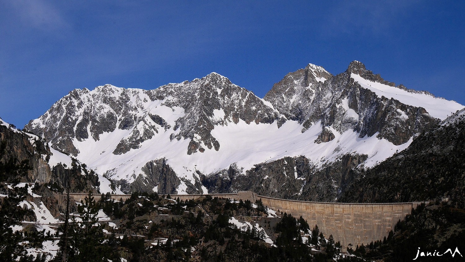 Saupoudrage sur le massif du Néouvielle