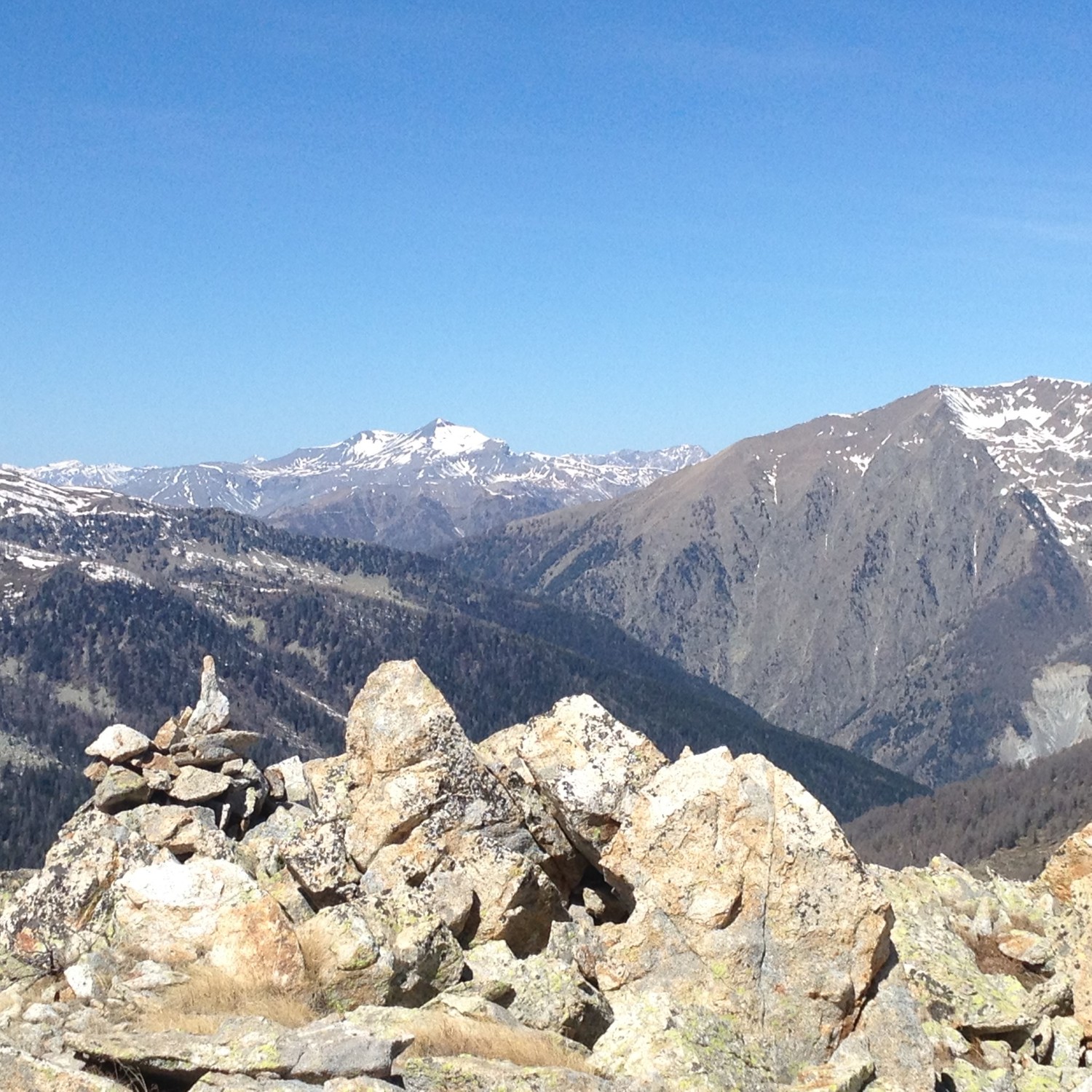Zoom sur le Mont Mounier (2817m), vu de la Pointe Rogué