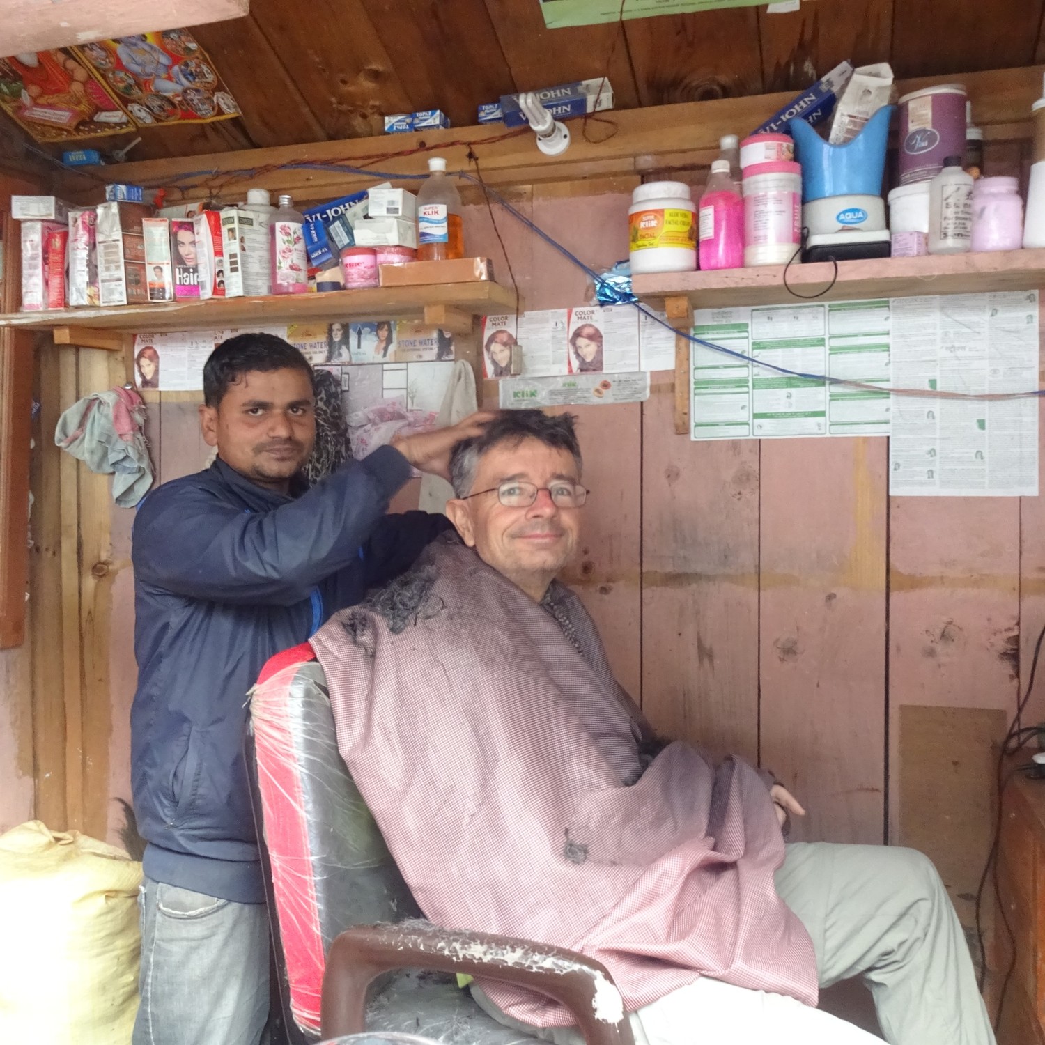 Coiffeur de Chame. 1.7 EUR la coupe...