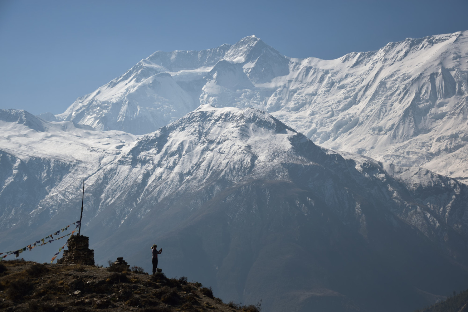 Vers 4000m dans la montée à l'Ice Lake. Au fond l'Annapurna II