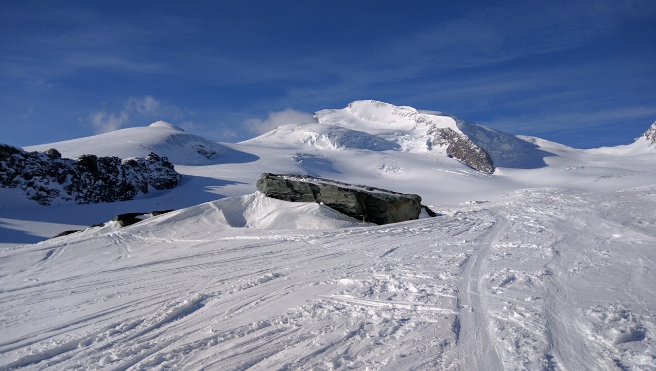 vue vers le sommet du strahlhorn