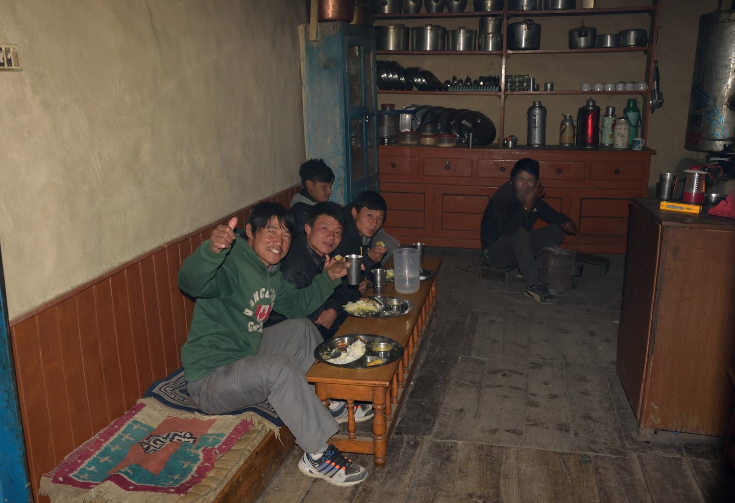 Purna, Nabin et Vijay, nos 3 porteurs