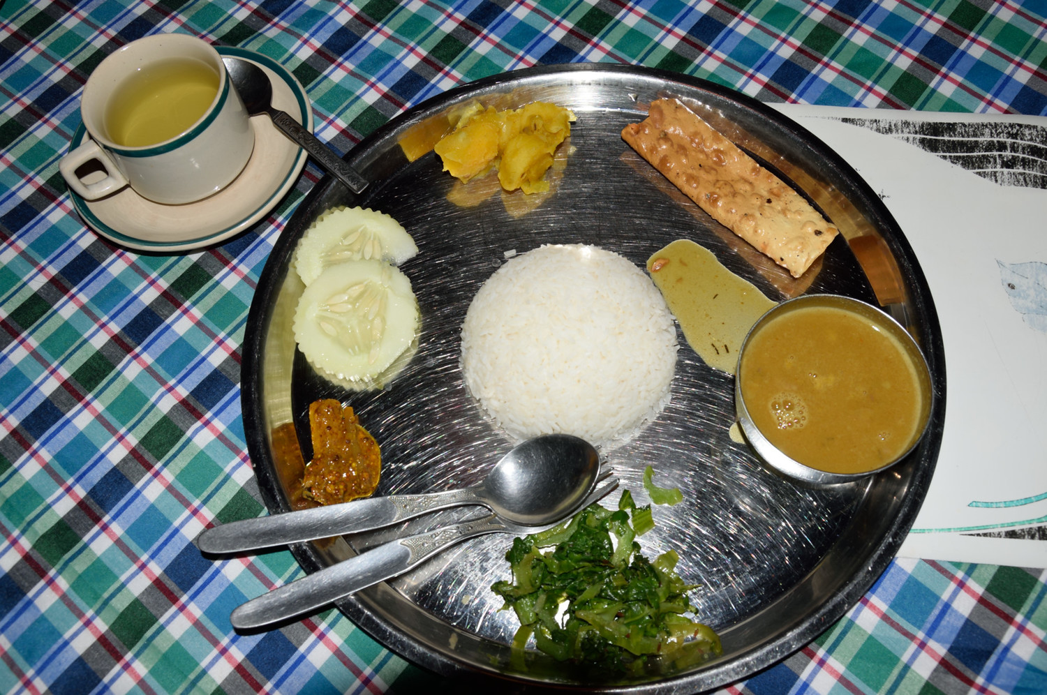 Daal Baht & mint tea