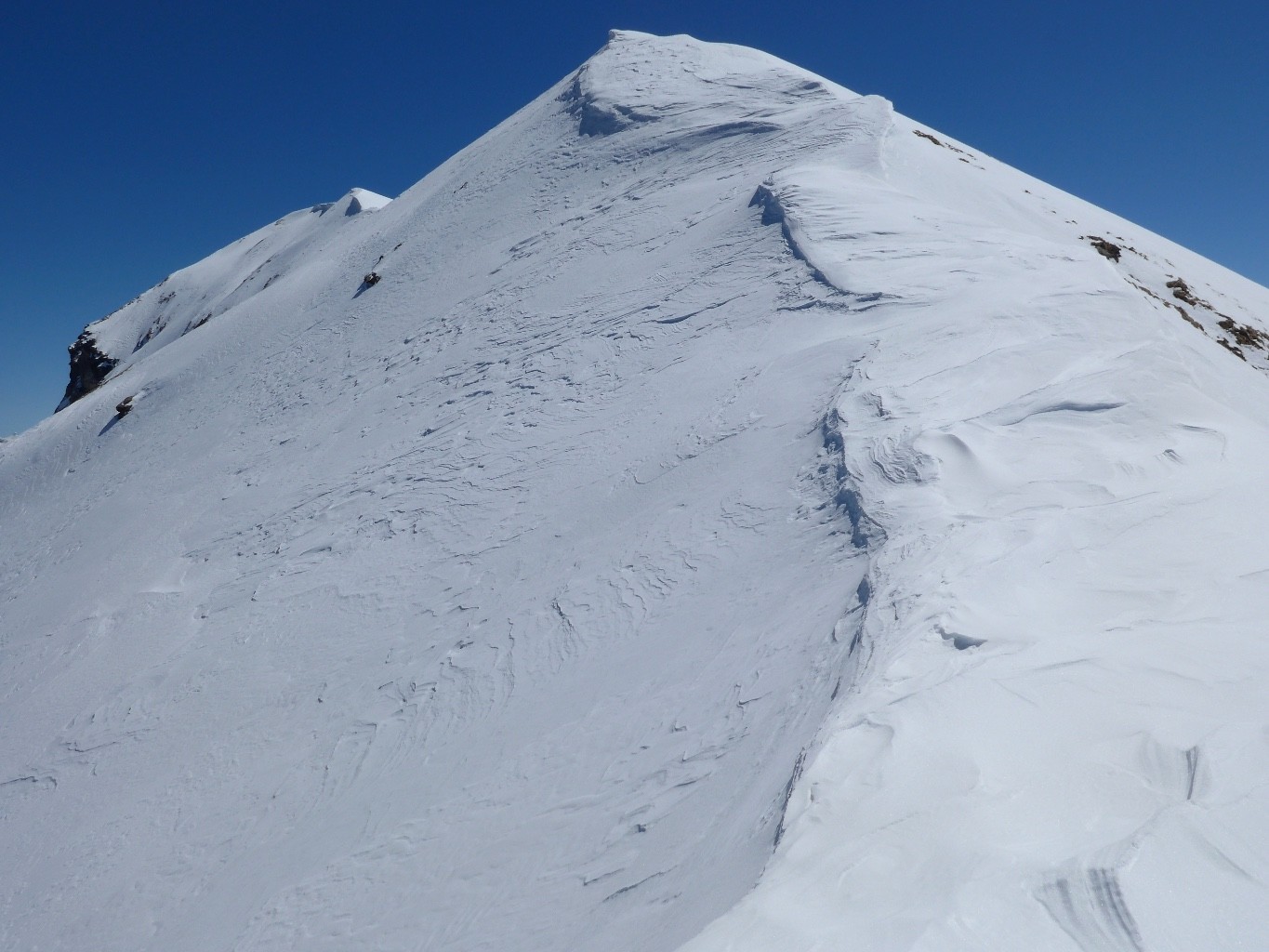 ourlée l'arête ..
