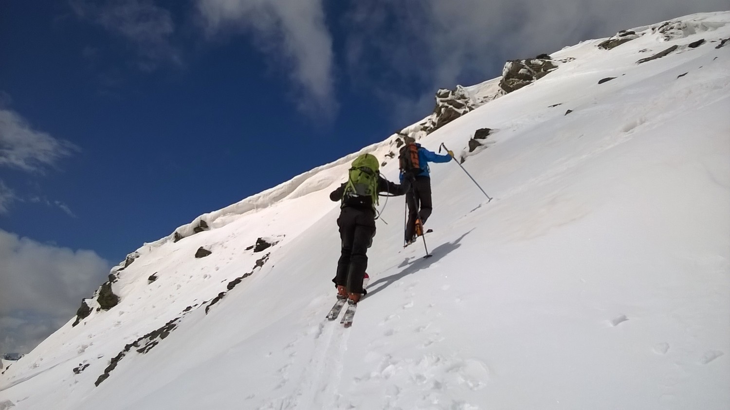 Sur l'arête, tout à ski (couteaux utiles)