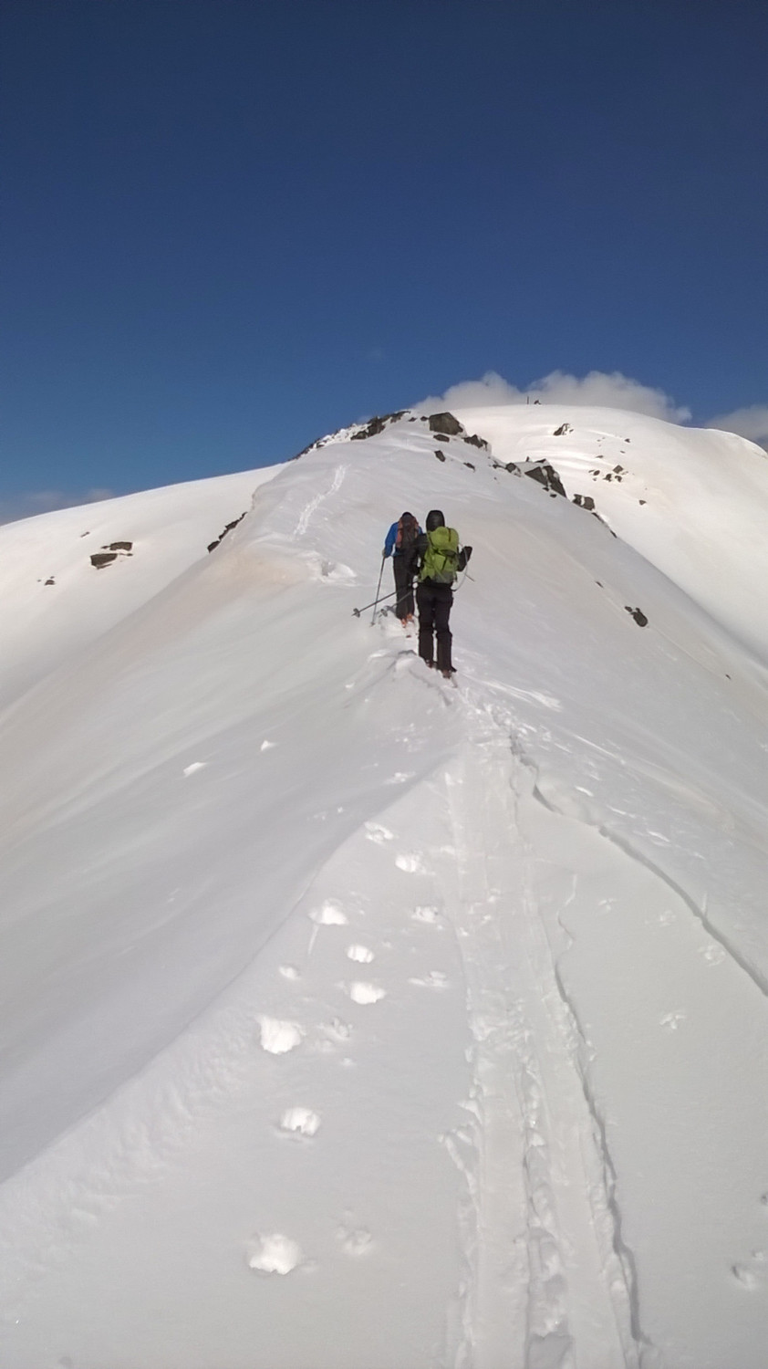 Sur l'arête facile pour rejoindre le sommet du Pic du Lac Blanc