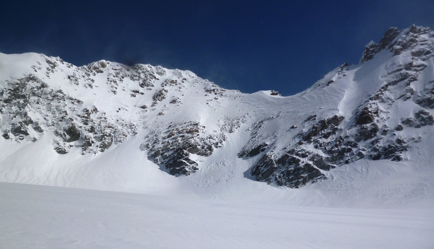 Péclet. Montée dans le couloir au centre et arête mixte