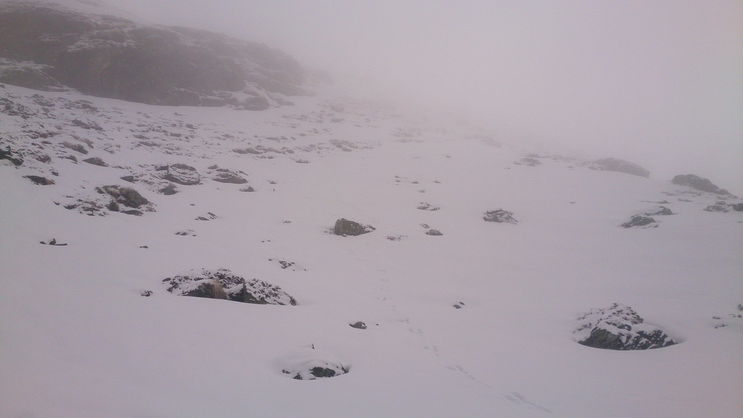 Je chausse ici, à 2150m