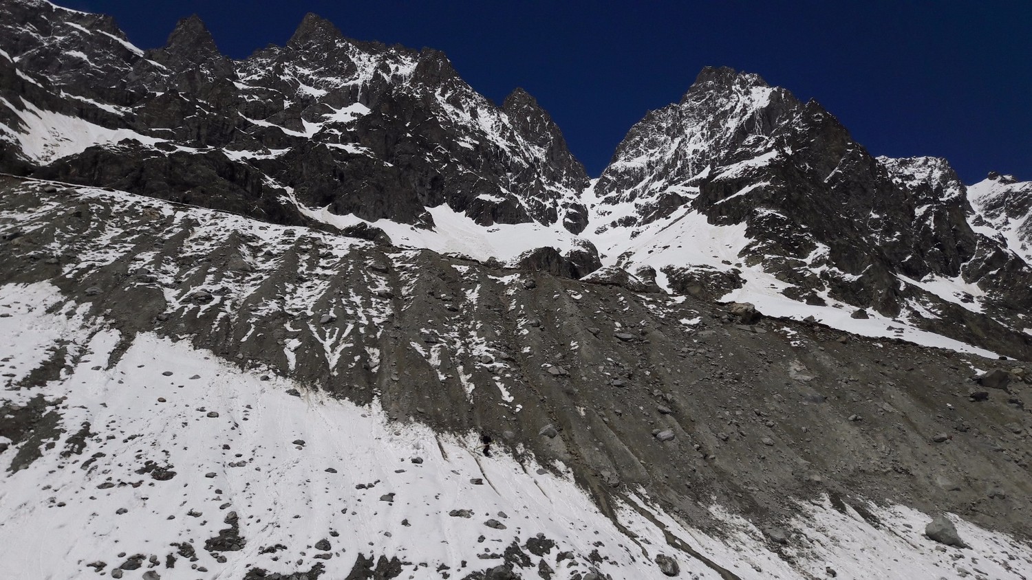 La moraine du glacier Noir et le Col de la Grande Sagne