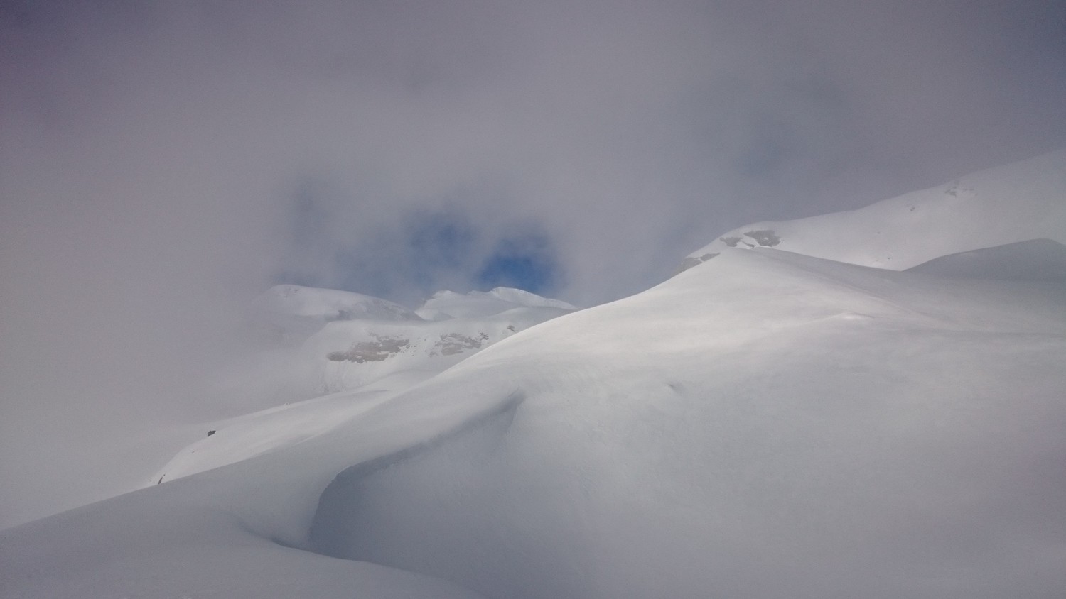 La meta sbuca dalla nebbia