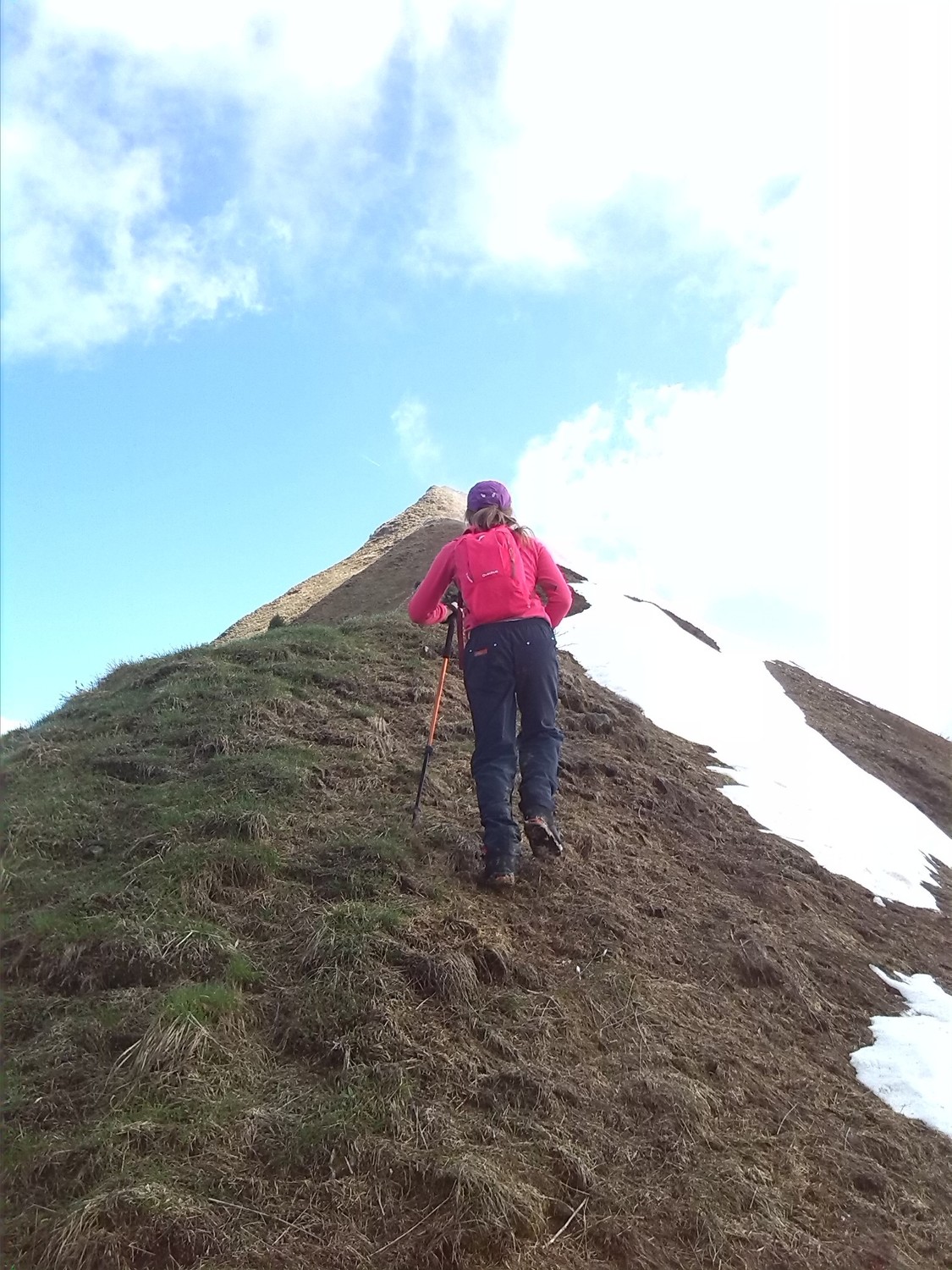 lolo motivée sur l'arête