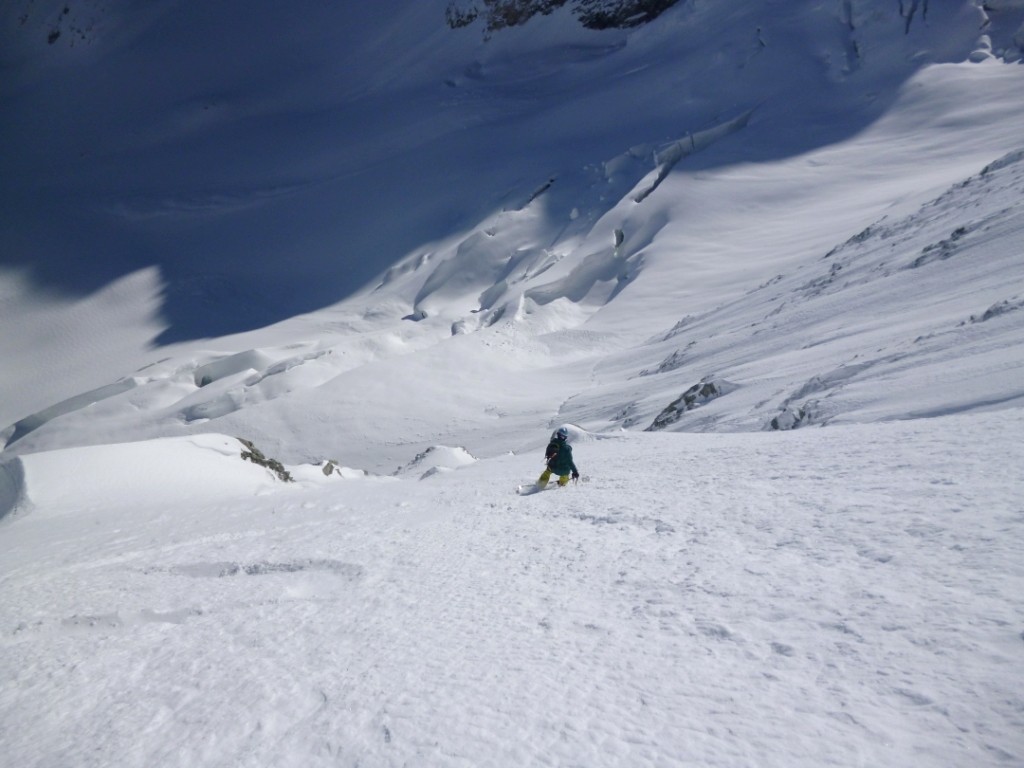 Christophe traverse vers le couloir inférieur