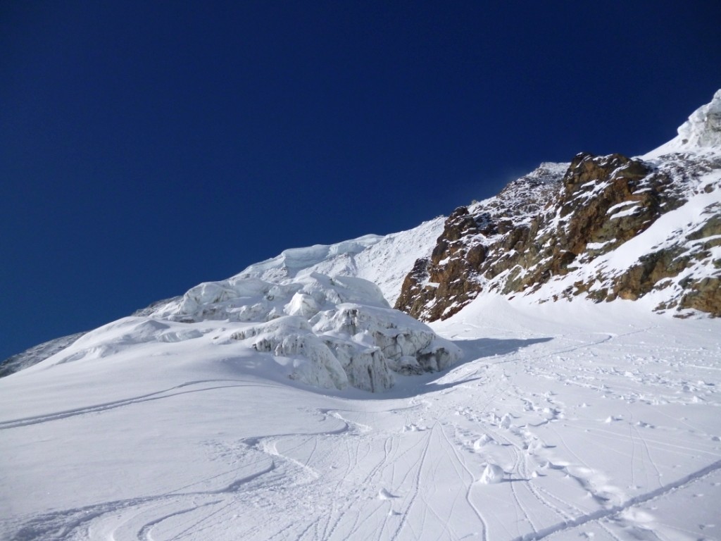 Le passage d'accès à la face