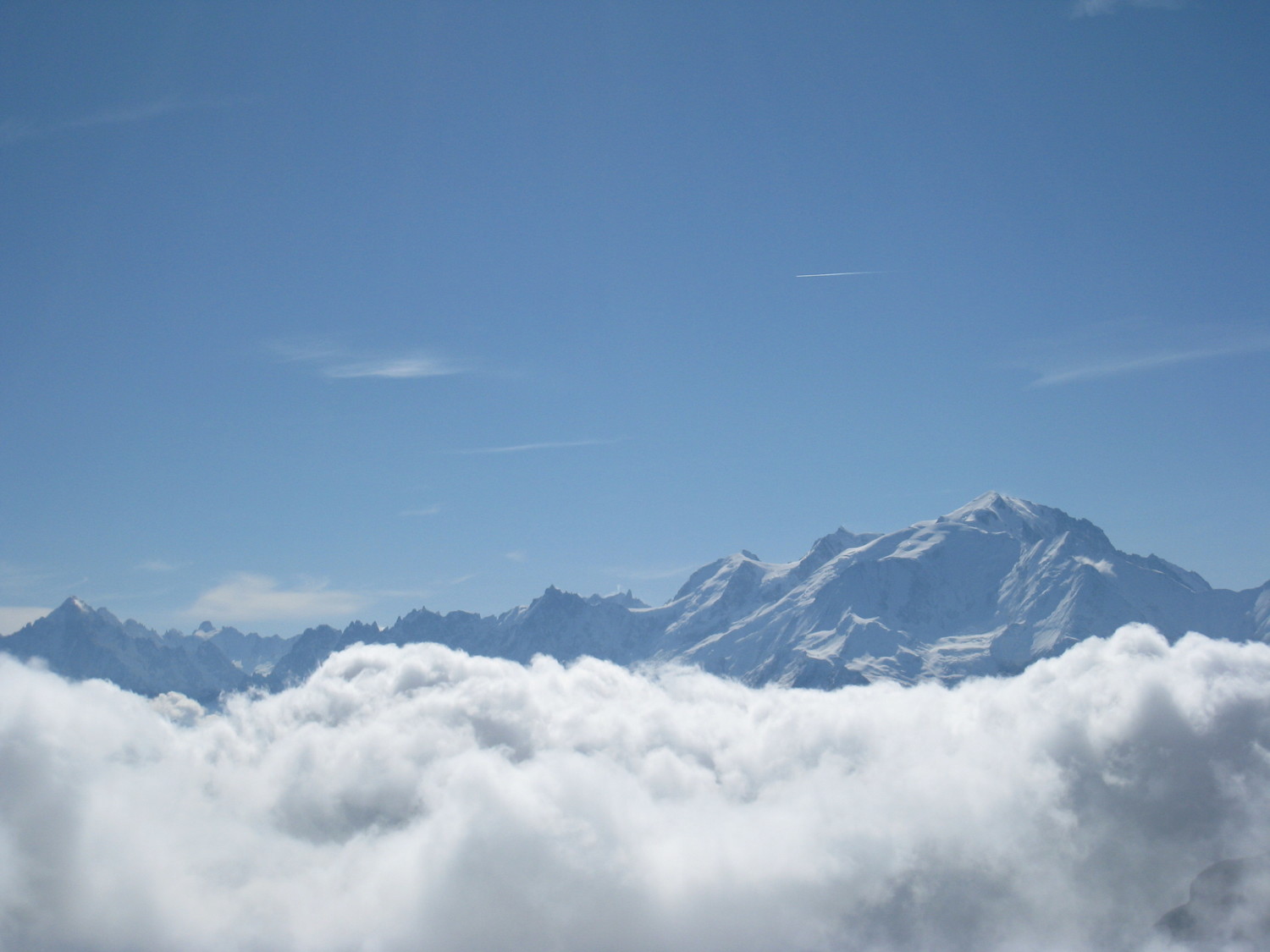 le massif du Mt Blanc au dessus du brouillard- Trou de la Mouche