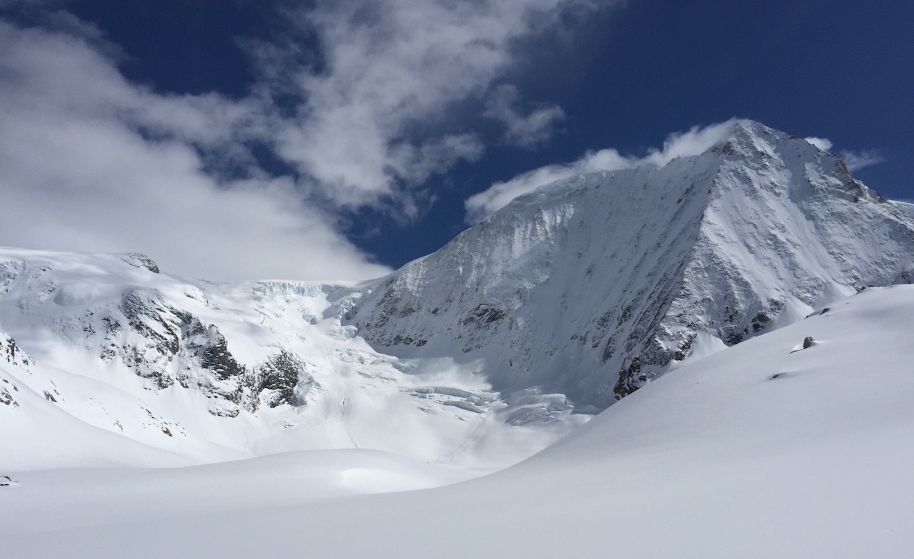 Le glacier de Cheilon en montant à la cabane des Dix