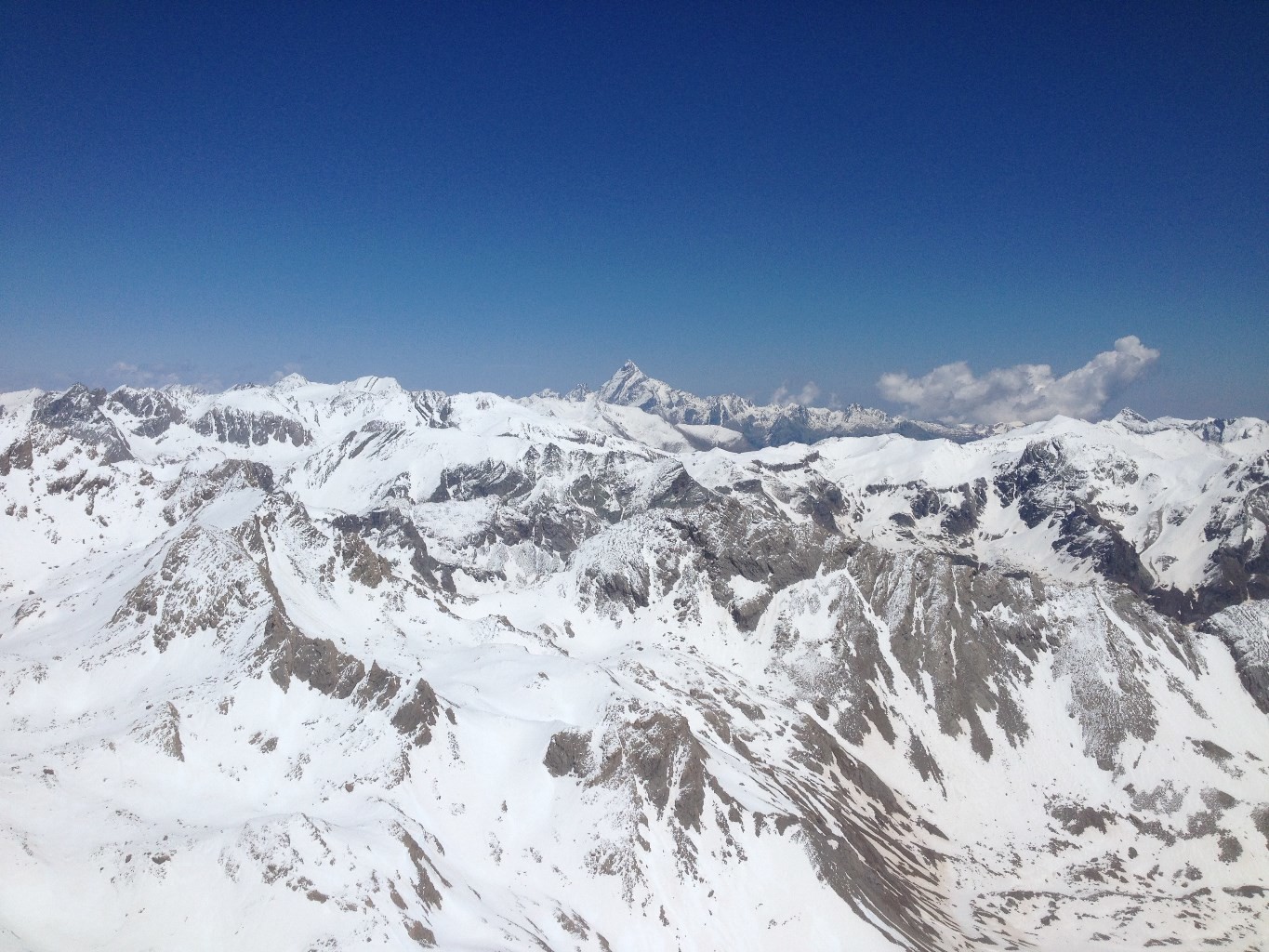 Vue sur l'Italie et sur le Mont Viso (3841m)