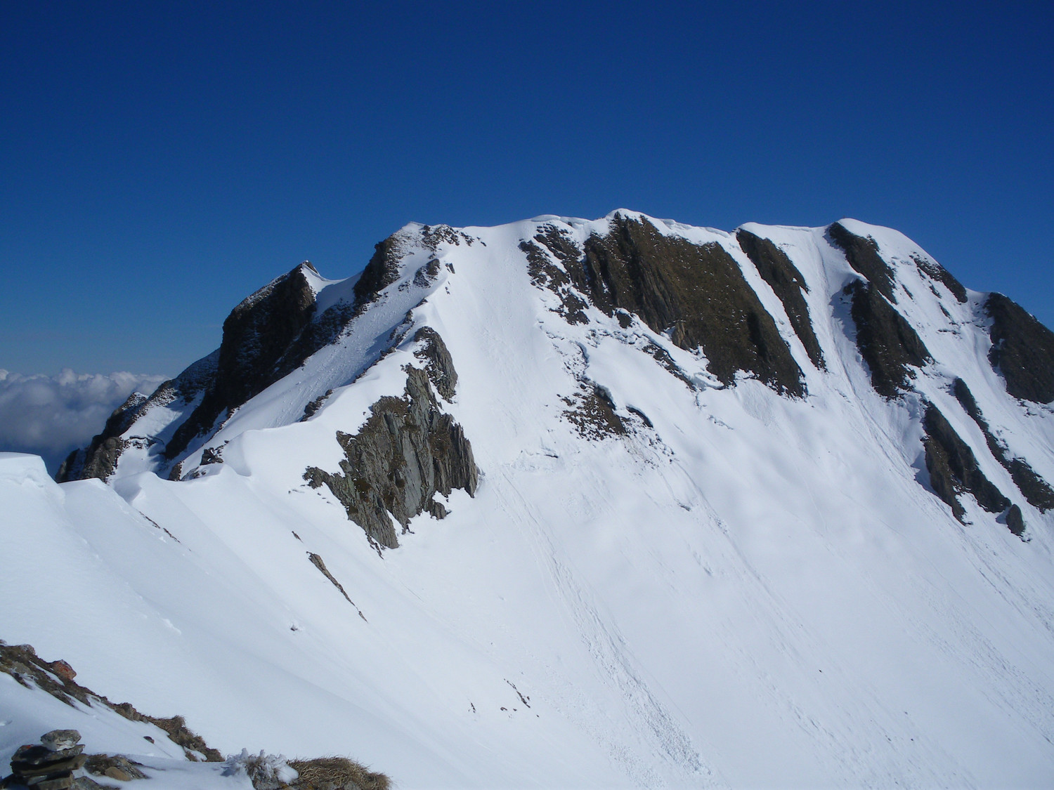 Arête SW et sommet.