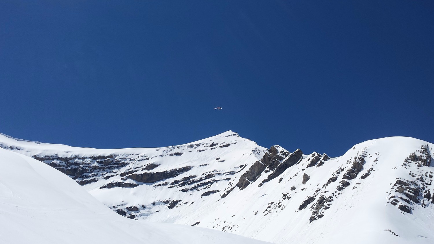 "Walkyrie" au dessus de la face est du Taillon