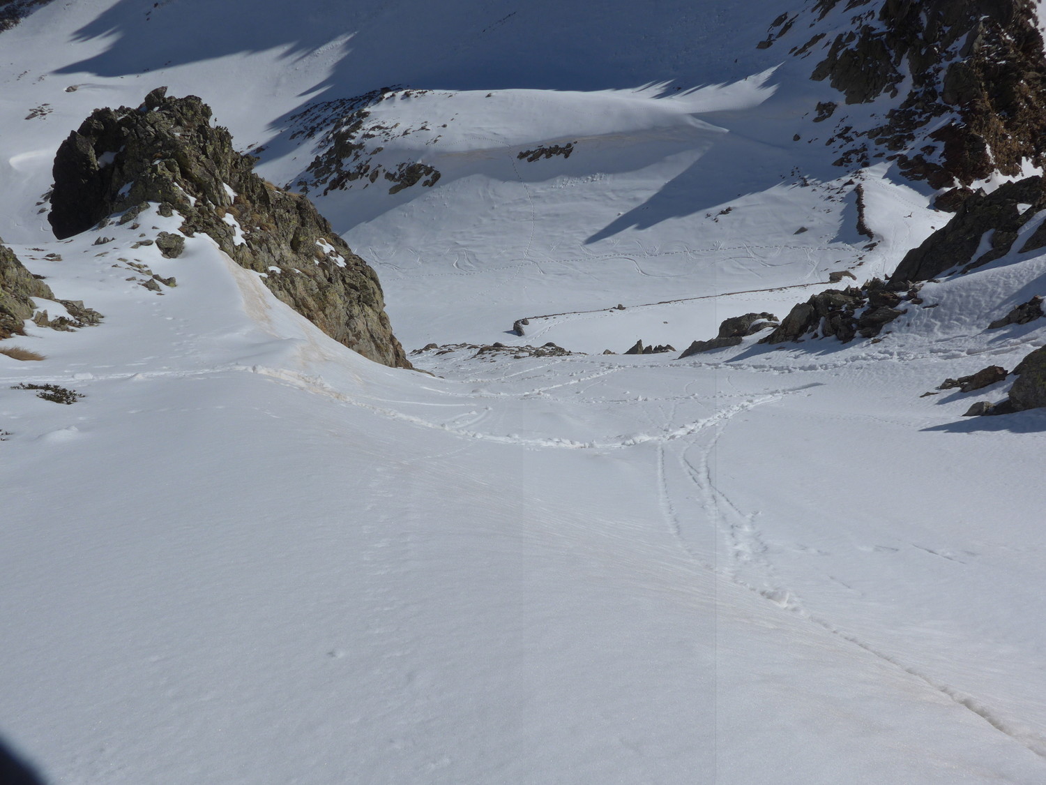À mi couloir.