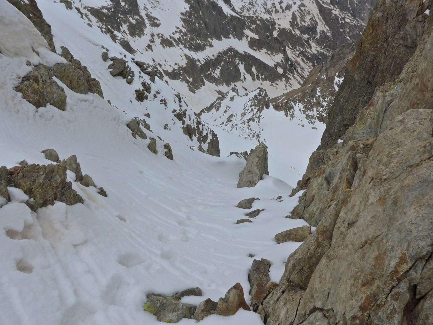 Ma montée dans le couloir qui n'est pas bien plein.