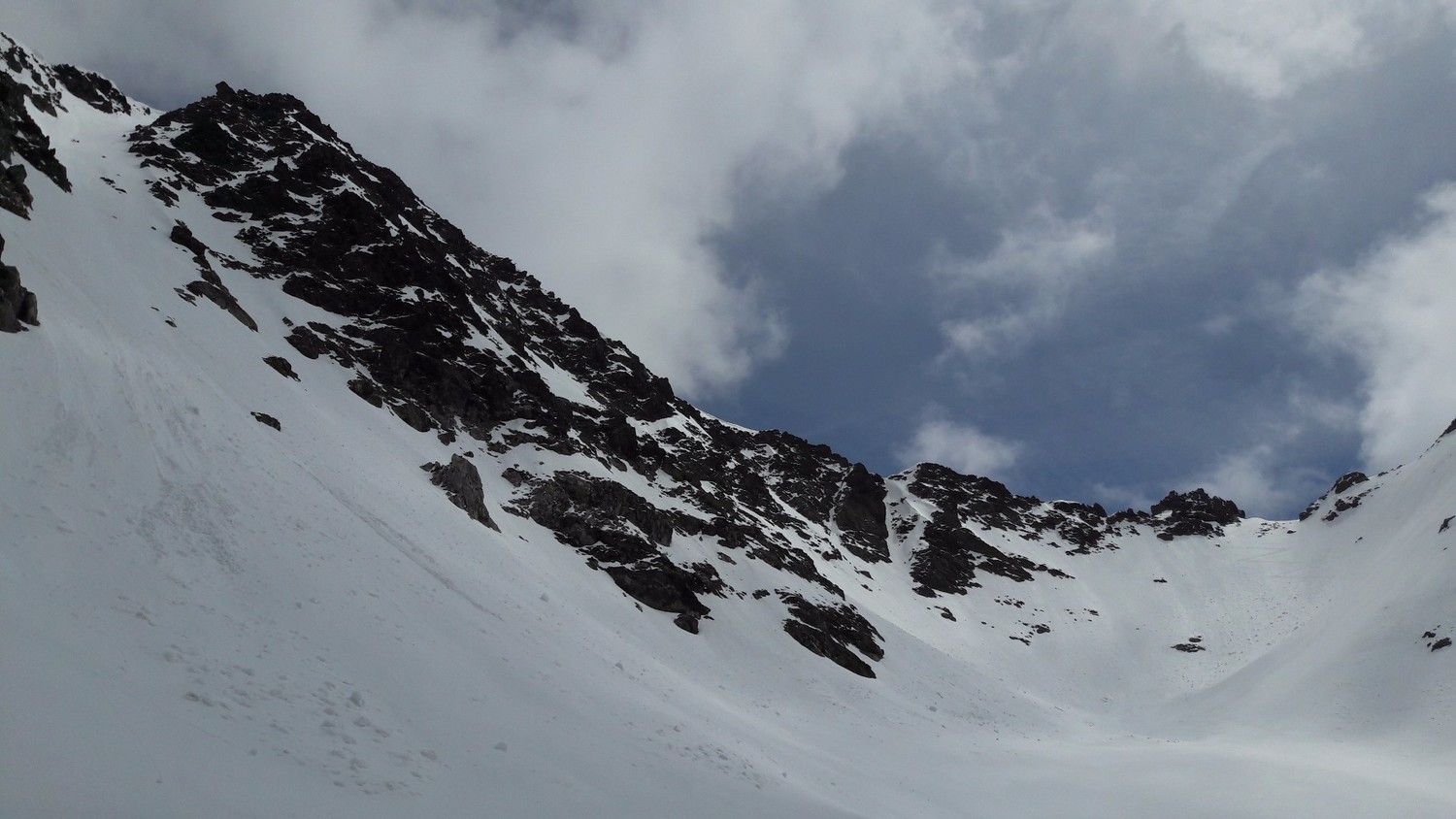 Le couloir SW de Rocher Blanc et le versant W du Col de l'Amiante (fin de la descente numéro 1)