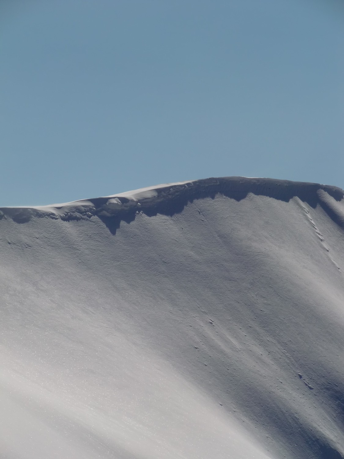 L'arête sommitale corniché