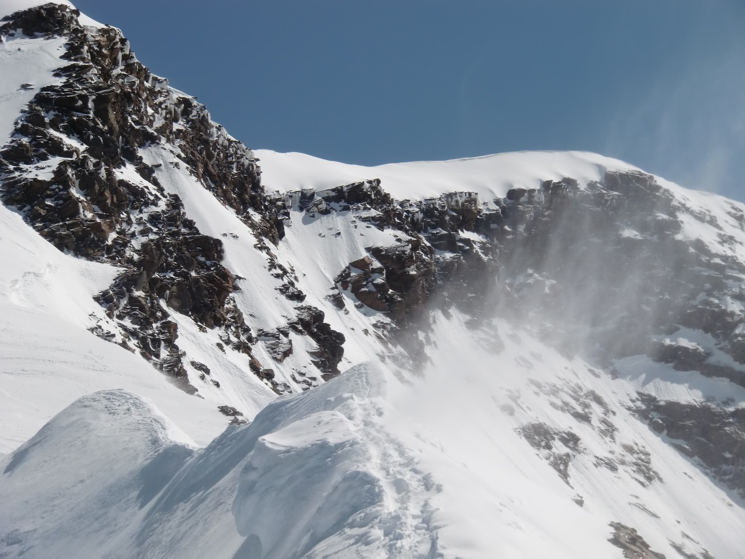 A la descente, les arêtes effilées