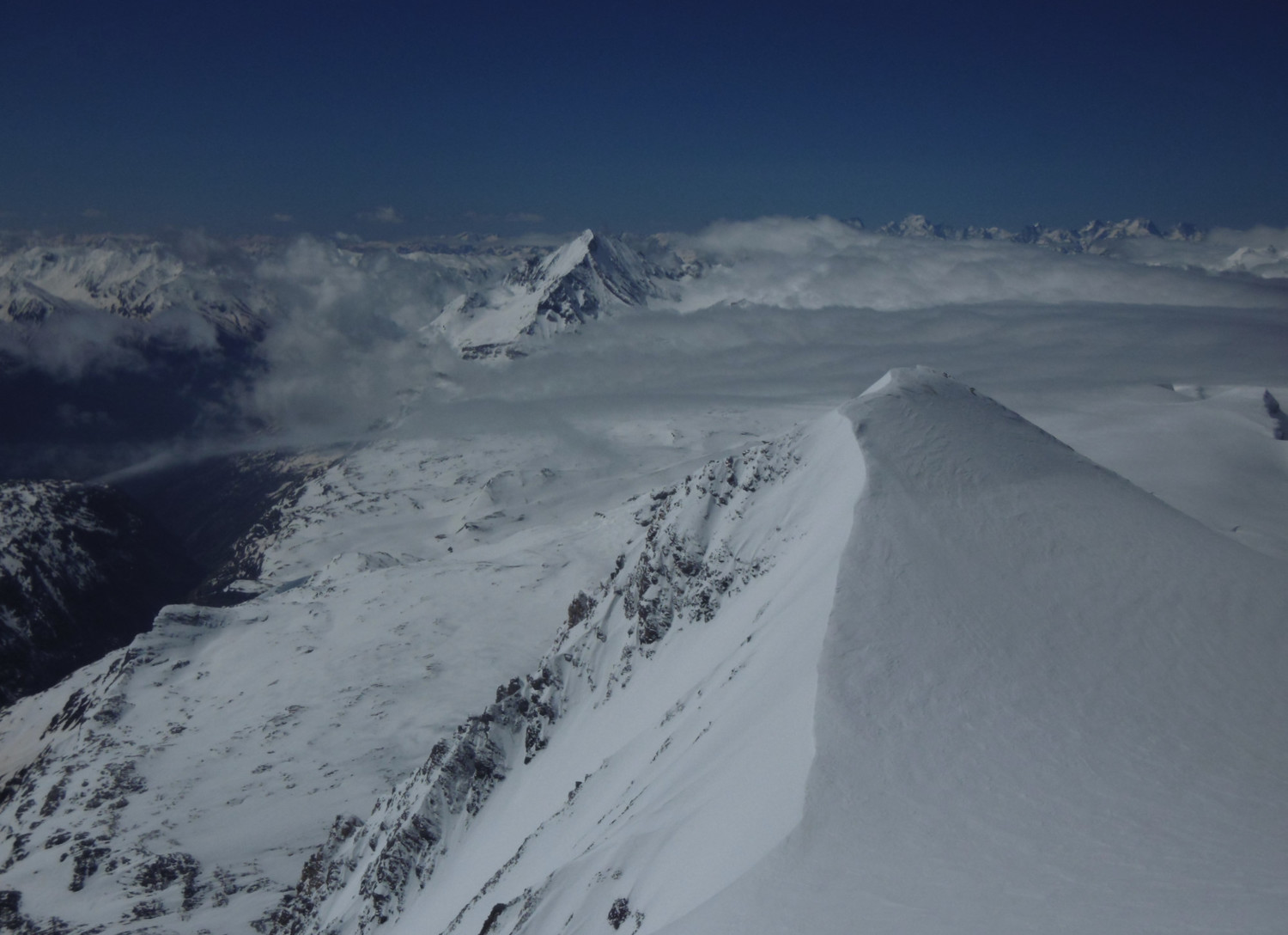 Pointe Matthews et Dent Parrachée vues du sommet