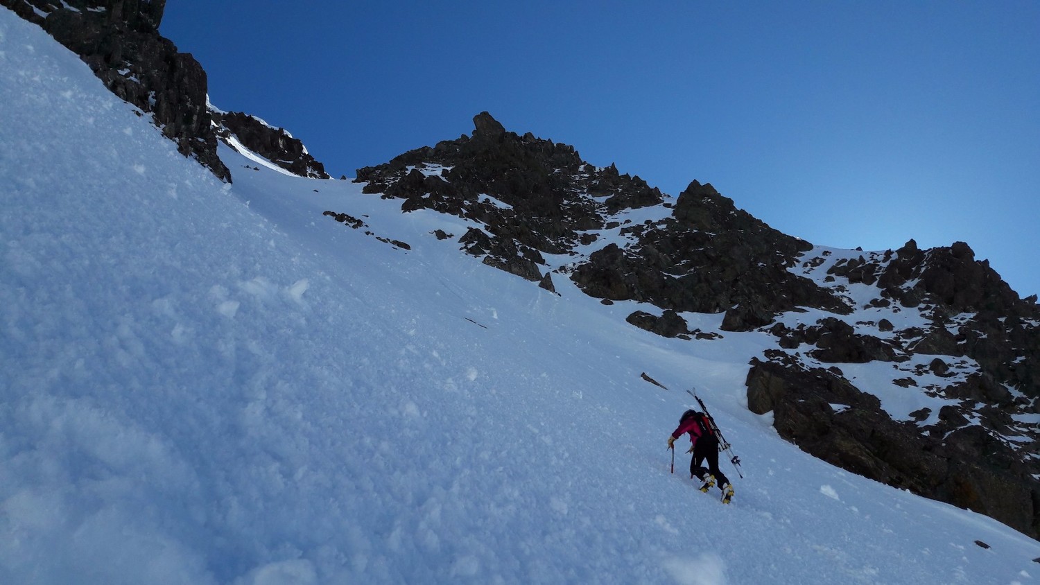 Début de l'ascension du couloir SW de Rocher Blanc