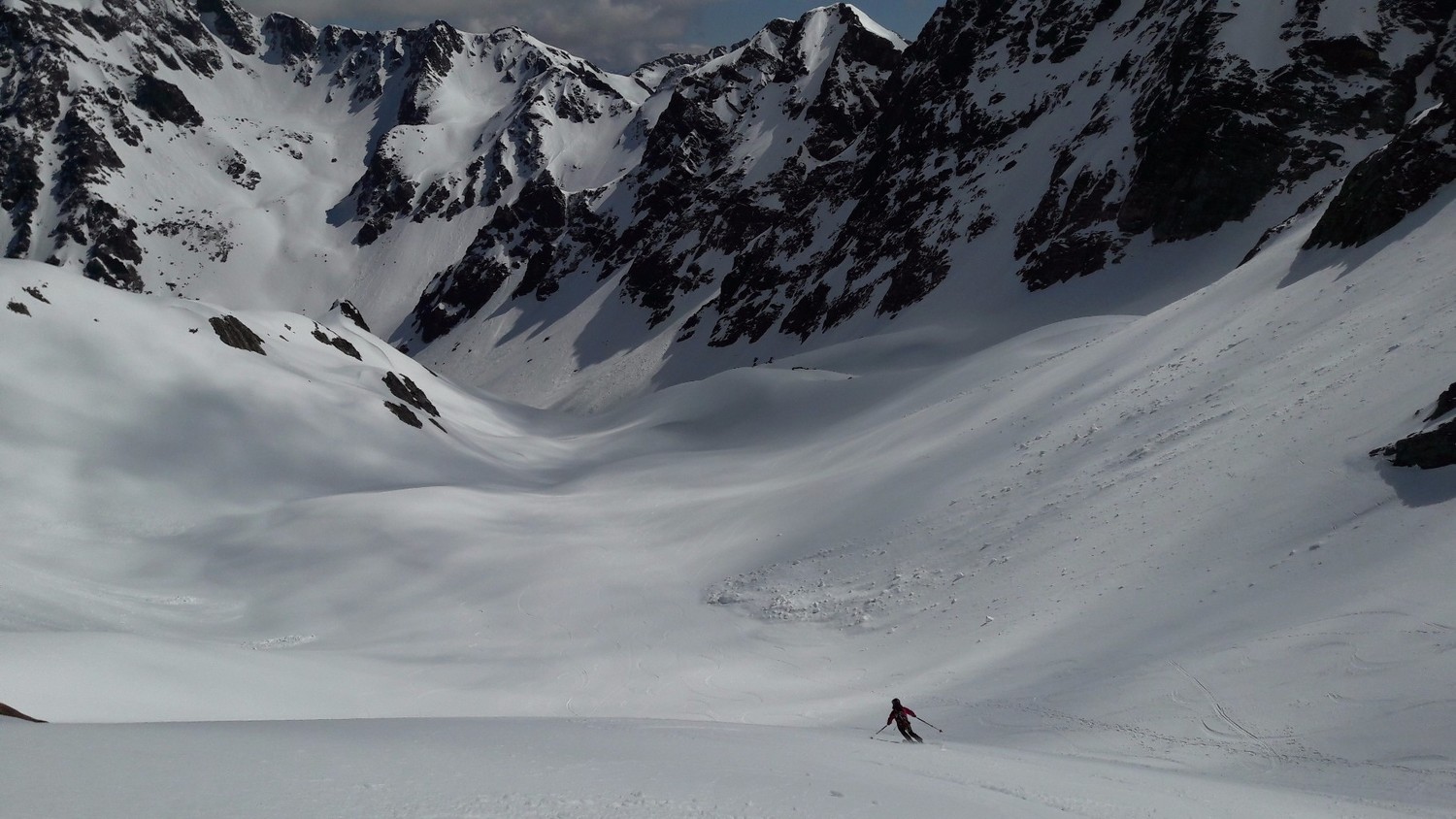 Bon ski dans le versant NE de Rocher Blanc
