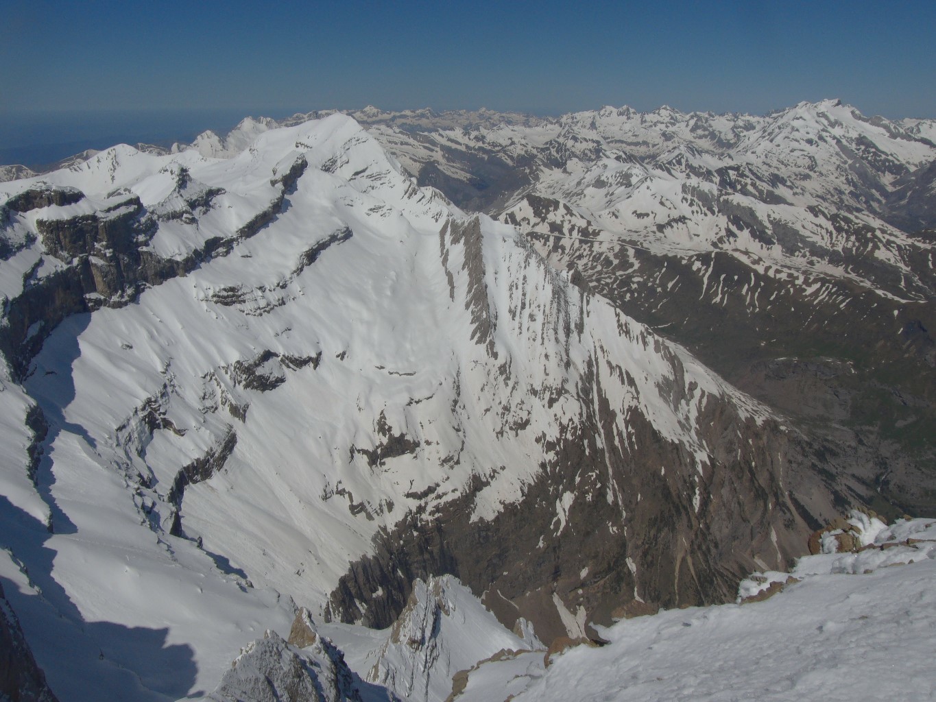 Vue impressionante sur Gavarnie.
