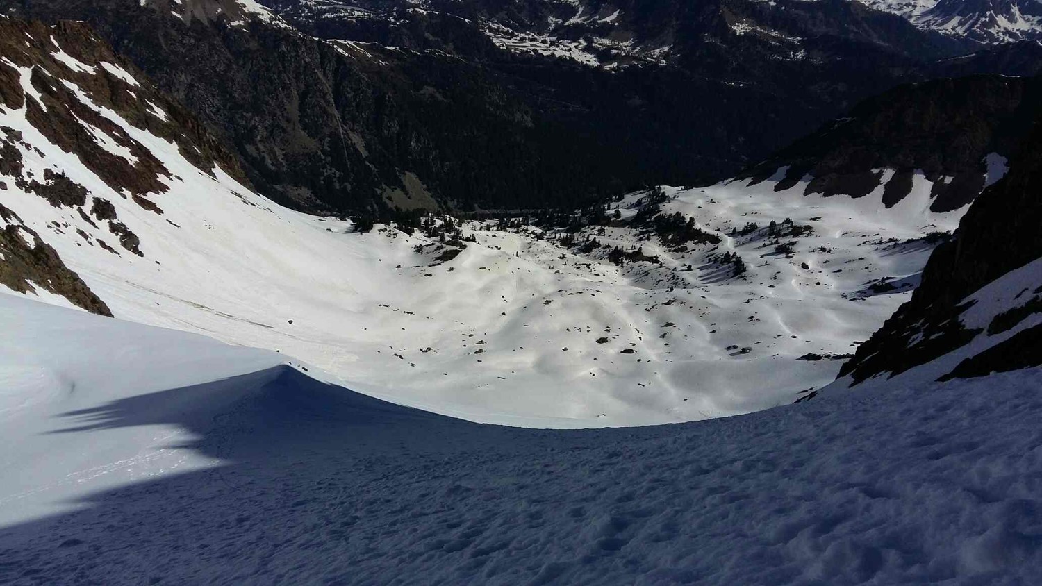 Base du couloir (derrière). Vue sur Bassia Gran