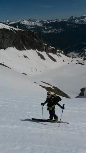 Néné dans la face NE laissant le lac d'Orédon derrière